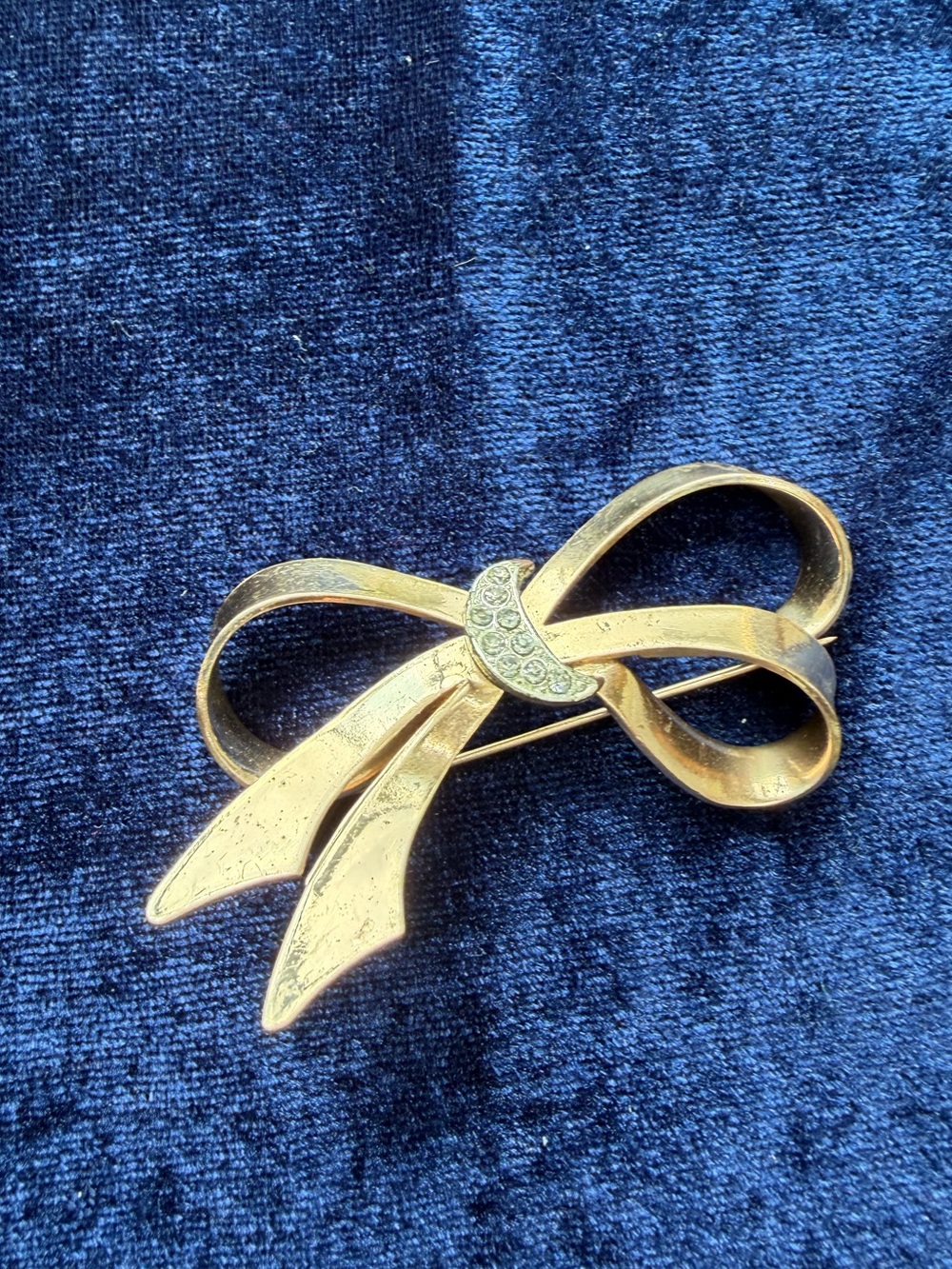 Vintage Gold-Tone Ribbin Bow Tie Style Brooch